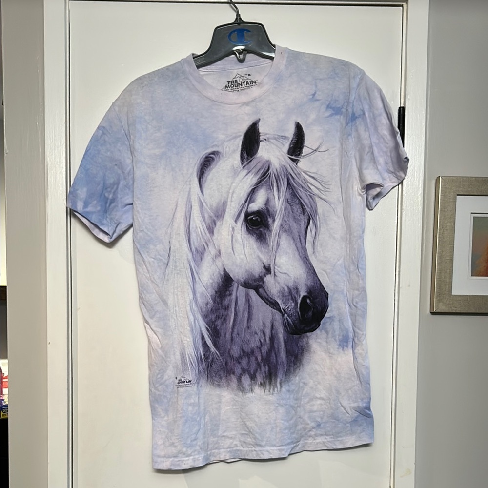 The Mountain Majestic Horse Graphic Tee in White and Gray